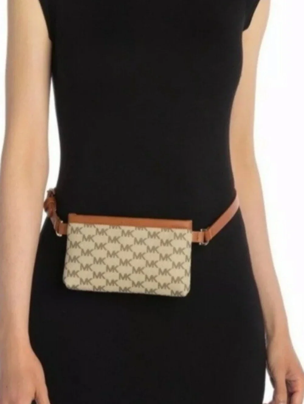 Michael Kors MK Signature Leather Fanny Pack Belt Bag. (C38)
